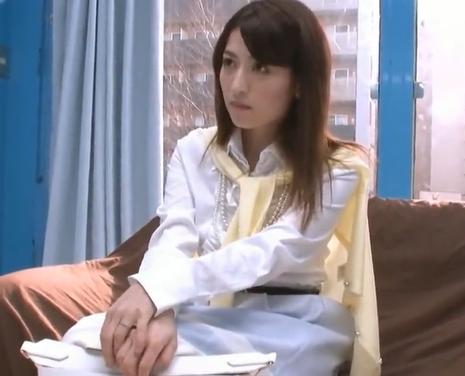 【MM号】『全然、綺麗じゃないですよ♥』褒められて満更でもない美人団地妻をゲット！セックスしちゃいました？！
