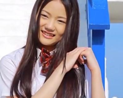 【中島エマ】笑顔が可愛い現役女子高生が過激に露出？！ちょっとやり過ぎじゃないですか・・・？！