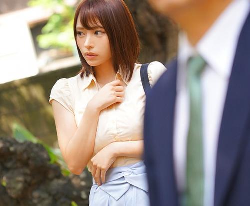 『最後に私とエッチして下さい♥』夫との関係に悩む新妻部下と優しい上司が出張先での不倫中出しセックス？！【伊藤舞雪】