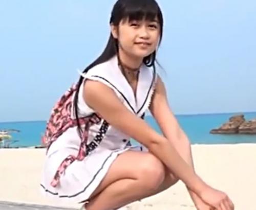 【榊まこ】15歳の現役中学生アイドルが可愛らしさ全開でビキニ姿を披露する？！可愛すぎて目が離せません！！【JC】