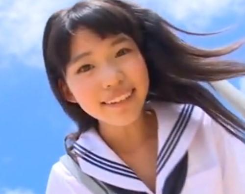 【相澤はな】女子中学生アイドルがビキニ姿を披露する？！スイカを食べる姿まで愛らしい美少女登場です！！【JC】
