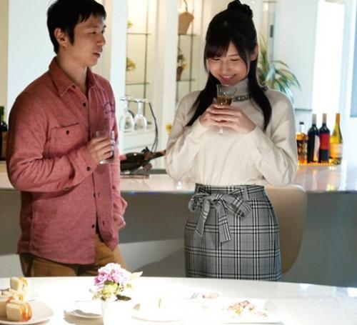 【同級生NTR】『あなた、許して…』巨乳美人妻と多忙な夫のすれ違いに付け込む？！不倫セックスにハマっていく！【桜空もも】