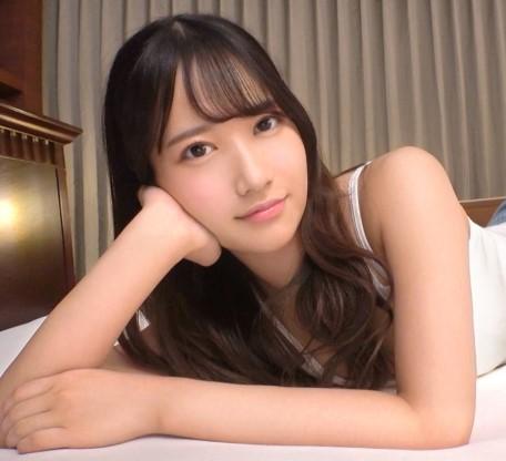 【初撮り】『ネットの彼氏が10人います♥』20歳のライブ配信者が生身の人間とも触れ合いたくてAVに応募してきた？！