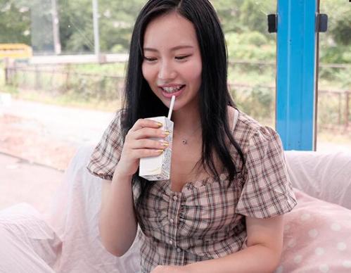 【MM号】『100万円ですか？』20歳の美女が牛乳を口に含んでゲームに挑戦？気が付けば挿入されてイキまくっちゃいます！？