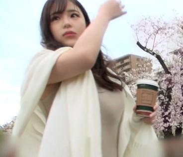 【素人ナンパ】『ギャラ飲みしてるww』お花見中の20歳の美女をゲット！？デカマラに反応するドスケベ美女！？【エロ動画】