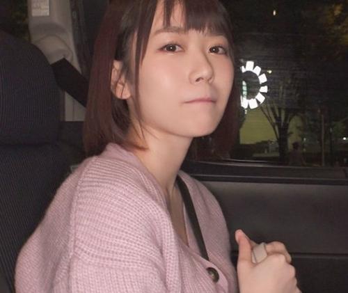 『おっぱい好きですか？』爆乳美少女がファンの自宅へ突撃訪問？！コミュ症の美少女が頑張って素人男性を抜いちゃいました！？