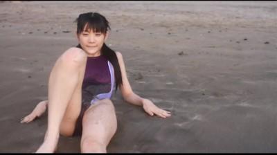 【末永みゆ】女子高生アイドルが競泳水着姿を見せる？！ピチピチ水着で体のラインが見えちゃってますよ！！【JK】