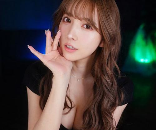『おチンポ、シコシコしちゃう♥』巨乳美女が至近距離で下品な淫語を囁く？！上品そうなのに実は痴女でした！？【三上悠亜】
