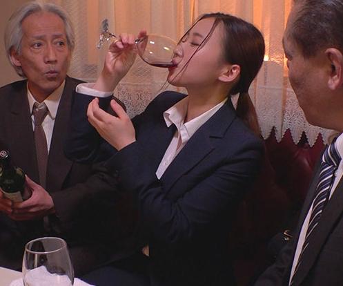【相部屋NTR】『いやぁあ！止めて！』取引先にセクハラ親父を怒られた巨乳OL？！ブチ切れた上司に犯されてしまう！！