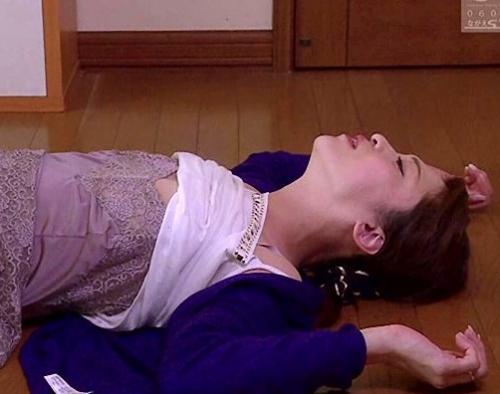 【友達の母】『ちょっと、止めなさい！』教育熱心な母が不良生徒にレイプされる！が、徐々に腰を振り始めてしまう！！