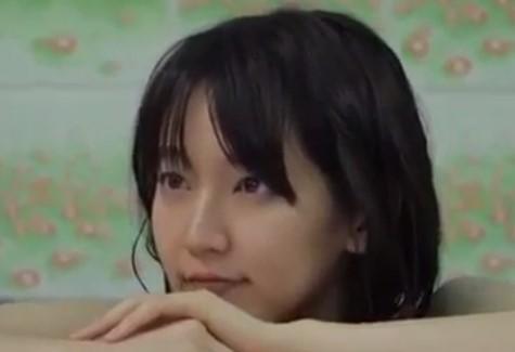 【吉岡里帆】CMに出まくってる人気女優が温泉に浸かる？！美し過ぎるビキニ姿も披露する？！おっぱい大きすぎですよ！！