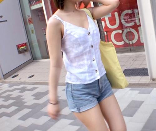 【素人ナンパ】経験少な目の20歳のハーフ美少女をゲット！？恥ずかしがりながらもセックスしちゃいました？！【エロ動画】