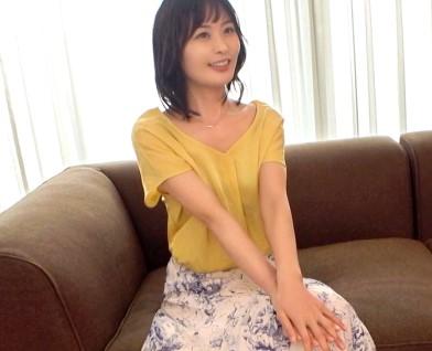 【初撮り】『仕事が忙しくて...』33歳の超美形介護士が寂しさに耐えきれなかった！？肉欲に飢えた身体？！【エロ動画】