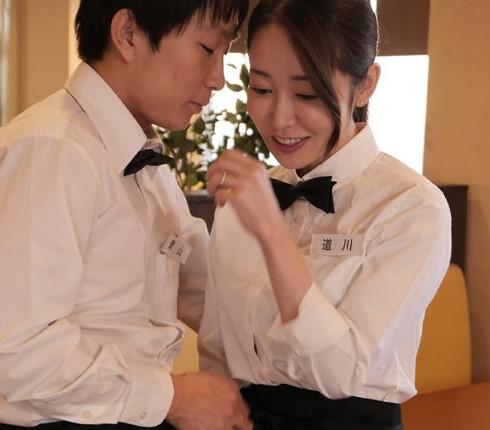 【バイト先NTR】一度きりの関係のはずが？！夫に浮気されている巨乳妻とボクの不倫関係？！店内でも関係を持ってしまう二人！