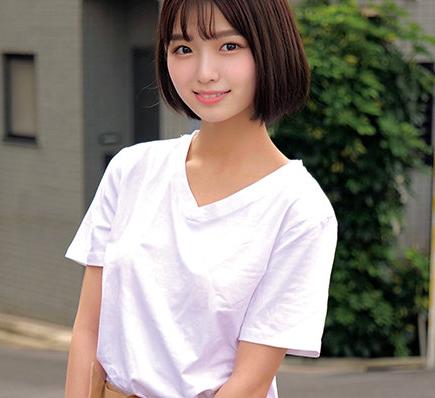 『ちょっと待って！生で挿ってる！』10代の美少女が人生初の素股体験！？のはずがヌルっと入って中出しされちゃう！？