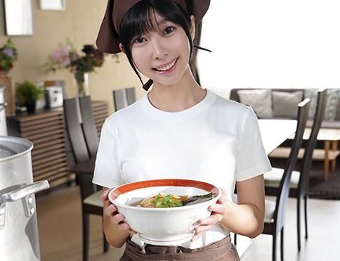 【AVデビュー】『ハイ、喜んで！！』ラーメン屋で働く美少女JDがデビュー！？中出しセックスに挑戦しちゃいます！？