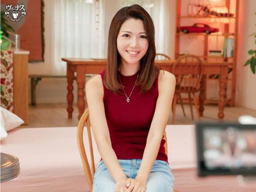 小川華蓮・京都訛りの可憐な奥様！ウクライナクォーターの元モデル美人妻人生初裏切りセックス！①
