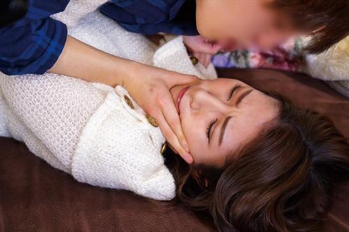美しい義母と息子の禁断のNTRセックス！「もう…、やめて…」熟女レ●プ！無理やり押さえつけてチンポを咥えさせる