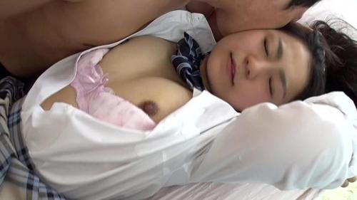 春山彩香・超敏感体質で非常にイキやすくH大好き。汗ばみながら潮をビュンビュン飛ばしお尻をビクンビクンさせて絶頂！