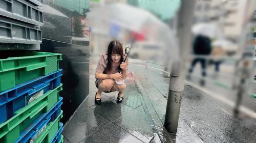 【素人】リモバイを装着した美乳女子が人混みの中ぶるぶる震えて「あんっイクぅ」www