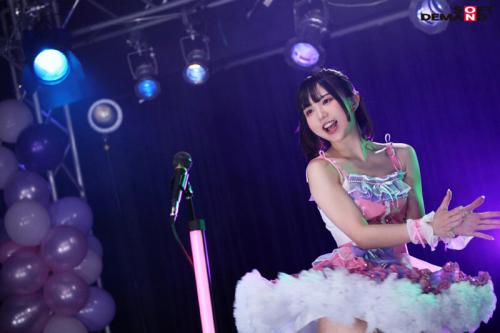 【斎藤かさね】笑顔きらめくベビーフェイスの美少女アイドルがAV女優へ転身デビュー！エロすぎるアイドル爆誕☆