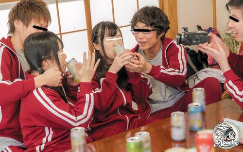 【女子校生】修学旅行でクラスメイトを無理矢理泥酔させて乱交SEX