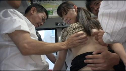 【愛乃ゆな】清楚な若妻は男の肉棒を拒めずバス車内でハメられ絶頂する背徳濃厚セックス