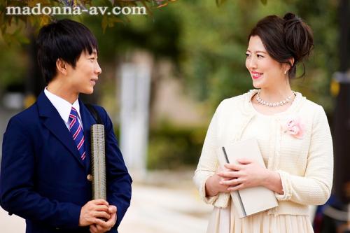 【木下凛々子】卒業祝いに義理の母からのプレゼント！禁断の母子性交！