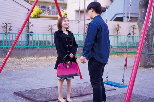 【広瀬りおな】初恋の人と再会したスレンダー人妻が再び恋に落ち理性が狂う！
