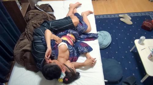 【素人×ナンパ】ガールズバーで働く女子大生（彼氏持ち）をヤリ部屋に連れ込みSEX隠し撮り