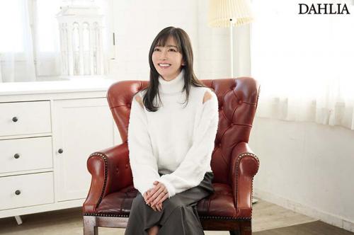 【蒼山愛奈】元受付嬢の極細スレンダーBODY30歳人妻が旦那に内緒でAVデビュー！