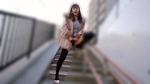 【夏木りん】166cmの長身Gカップ女優は繁華街でリモコンで悪戯操作され千鳥足で本気イキ