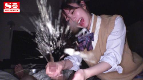 【miru】『すっごい出てるょ？w』制服姿のギャルお姉さんによる鬼責めで男の潮吹き！