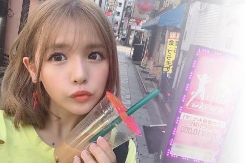 《VR》【永瀬ゆい】平日昼間なのに駅前でプラプラしているJ◯発見！見たまんまH大好き。でも感じるときはちょっと乙女。それがプレミア❤