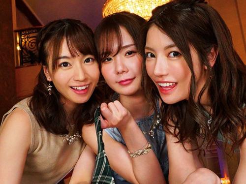 【坂道みる×楓カレン×初川みなみ】『エッチしちゃう？』夢のような美女３人との痴女プレイに絶対勃起・絶対射精！！