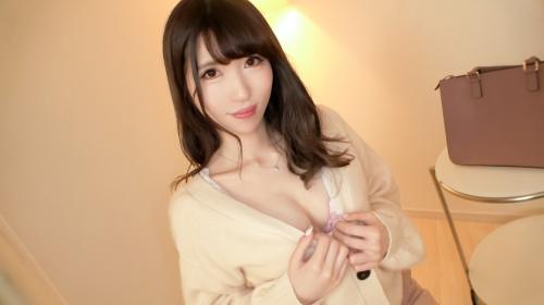 《ネットでAV応募→AV体験撮影》某デパートで働く高嶺の花は、「あったかいです..」と膣内で男根を感じる
