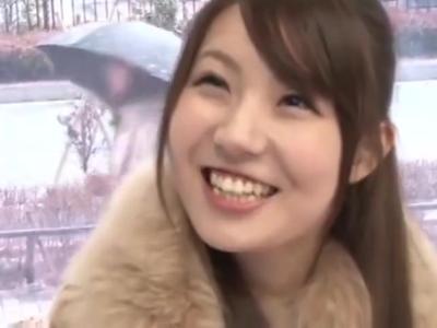 #見えてないよね??#素人ナンパ 【ムンムンカー】優しい素人女の子にチェリー君が初めてのチンポ挿入！セクシーな女の子のスケベ動画