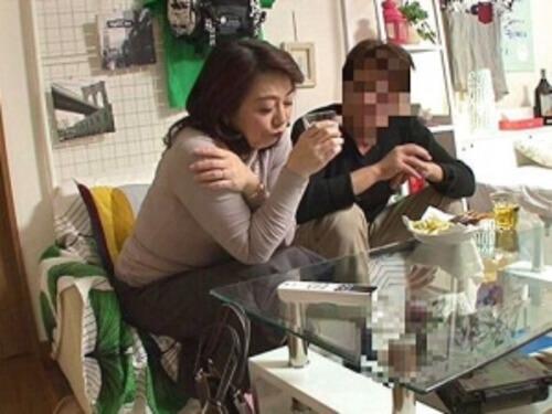 【熟女ナンパ】年下の男性の甘い言葉に戸惑いつつも本気になってしまった58歳のおばさまとSEXしちゃった！