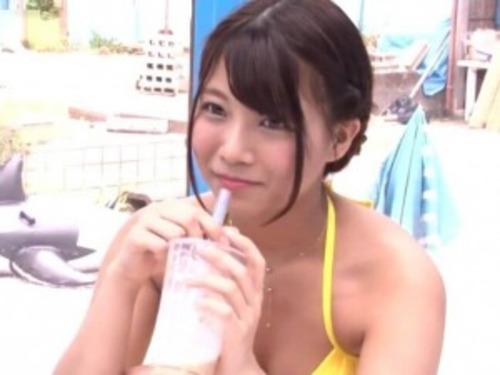 【MM号】カワイイ爆乳F-cup女子大生がミラー越しに目の前にいる彼30cmの距離で密着泡マッサージ体験から本気セックス♡