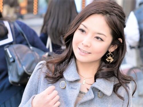 【熟女ナンパ】「お寿司好きです❤」美魔女な社長夫人の人妻熟女ナンパし車内で偽アンケ❤下着調査からのホテル不倫SEX❤