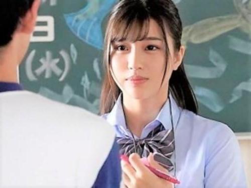 【唯井まひろ】可愛すぎる部活マネージャーのせいで練習に身が入らない水泳部員❤女子マネ美少女が一肌脱ぎ優しく濃厚フェラ❤