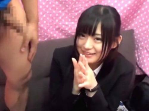 【素人ナンパ】塾のアルバイト帰りのカワイイ童顔なスレンダーJD！ちんこの悩みを持つ男性の悩み相談から断れず本番セックス！