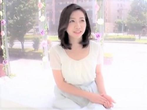 【MM号】「丸見え//」黒髪の清楚な熟女ナンパし寝取り企画❤ランチ帰りの美魔女な淑女がNTRれ上下の口でちんこ頬張り3P