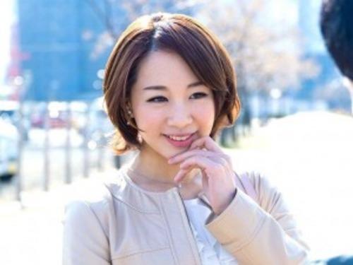 【人妻ナンパ】高級感ある情熱の赤色の勝負下着をお召の押しに弱い美熟女がエロ行為に発情しHOTELで家族裏切る！
