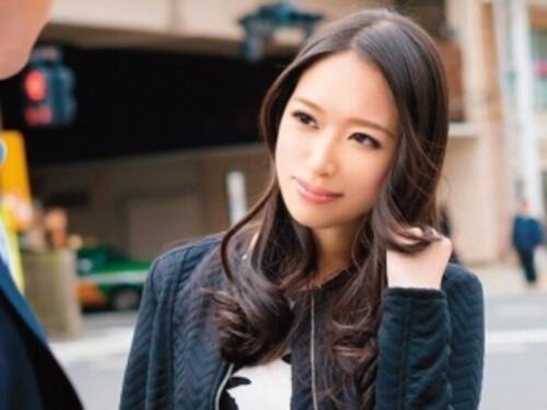 【人妻ナンパ】目元くっきり美人奥さまがランジェリーチェックからエスカレートするスケベ行為に興奮し不倫セックス！