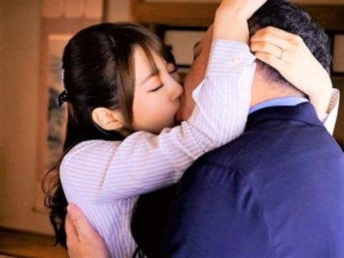 【相沢みなみ】「男魅せろ❤」M男に巻き付く美人すぎる妖艶クビレお姉さん❤おじさん部下を責めるドS肉食のオンナ上司❤