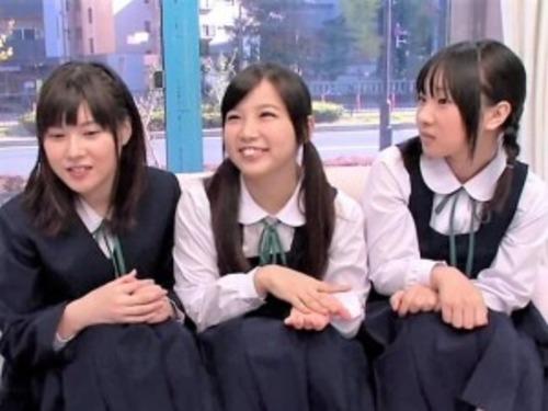 【MM号】修学旅行中の純粋な雰囲気の修学旅行生をミラー号へ招待♡授業では教えてくれないズル剥け巨チン性教育授業を始め!！
