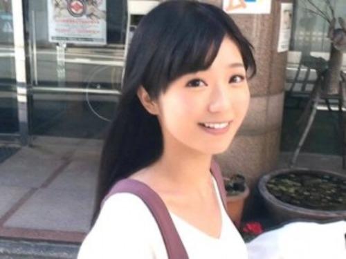 【素人ハメ撮り】仕草がカワイイ100点満点美少女！本能全開でフル体位突き＆茫然自失顔に射精！！