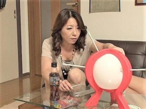 【熟女ナンパ】ダンナとはセックスレスな五十路熟女❤そんな美熟女が巨根を見せつけられフェラチオからの不倫&種付けFUCK！