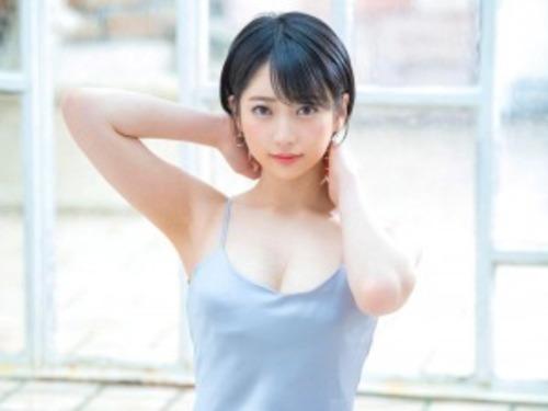 【夏目響】透明感抜群の神秘的で妖艶な雰囲気美女がえっちなビデオデビュー!彼女が経験したことのない３Pプレイを用意♡